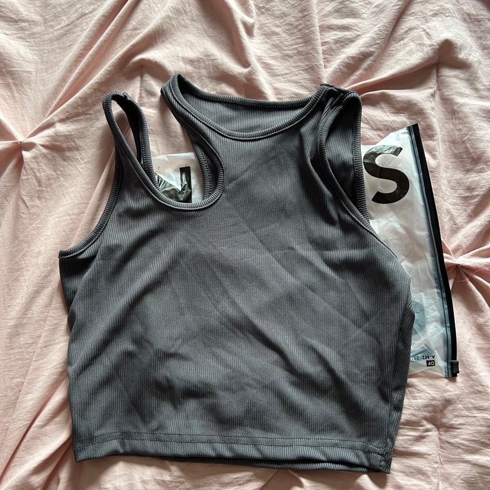 Solid Cutout shoulder cropped tank